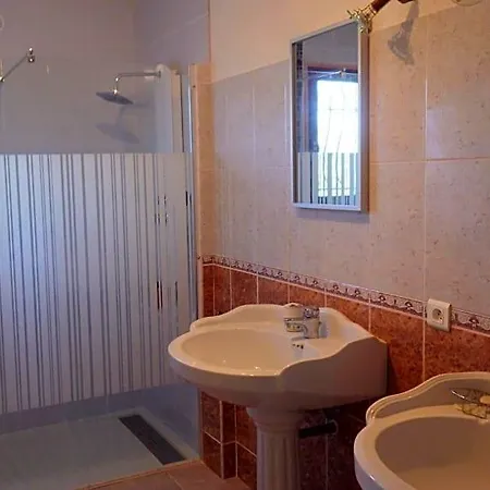 D'hotes A D'herault לינה וארוחת בוקר